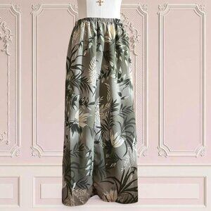 Vintage/boho/forestfairycore green and cream floral print maxi skir